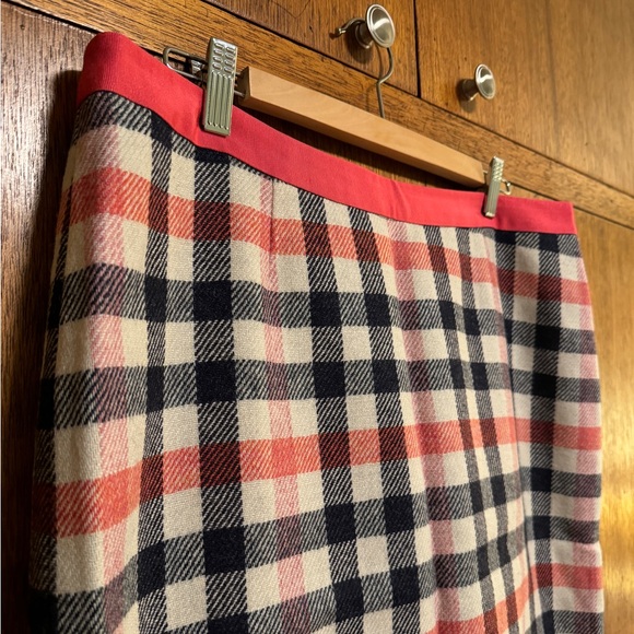 Unworn Boden wool pencil skirt US 12 cream navy salmon pink plaid - Picture 2 of 8